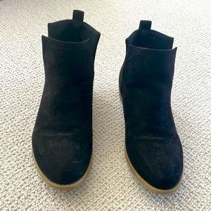 Target size 7 black bootie